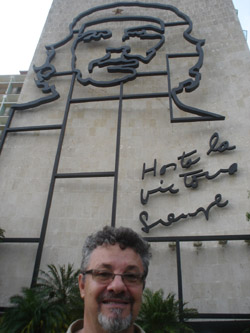 The towering Che sculpture at Havanas Revolution Square